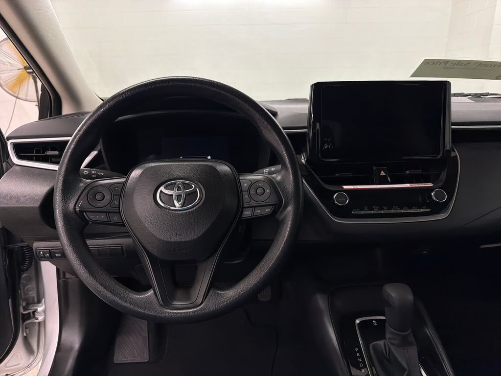 Used 2026 Toyota Corolla LE FWD image 9