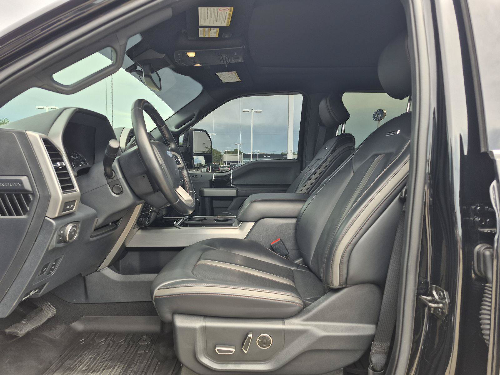 Certified 2022 Ford F450 Platinum w/ FX4 Off-Road Package AWD/4WD image 2