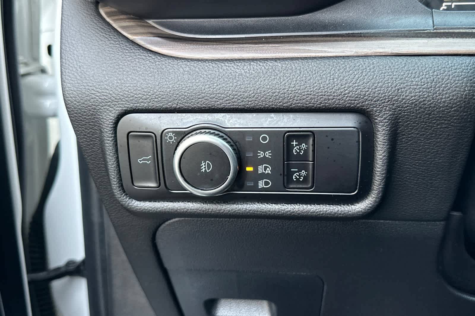 Certified 2023 Ford Explorer Limited w/ Limited Technology Package RWD image 30