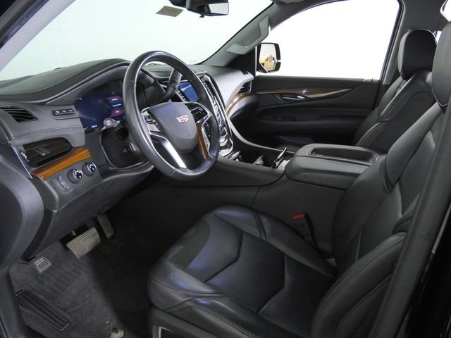 Used 2020 Cadillac Escalade Luxury w/ Escalade Sport Edition AWD/4WD image 21