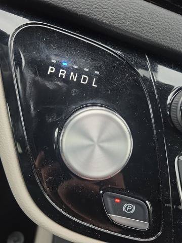 Used 2024 Chrysler Pacifica Touring-L FWD image 31