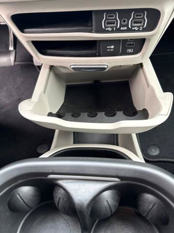 Used 2022 Chrysler Pacifica Touring-L FWD image 22