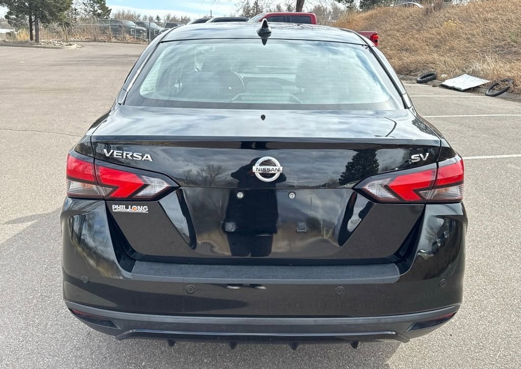 Used 2021 Nissan Versa SV image 4