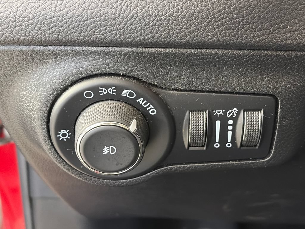 Used 2021 Jeep Compass Latitude FWD image 24