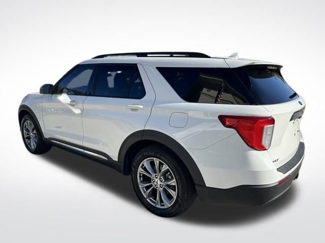 Certified 2022 Ford Explorer XLT w/ Equipment Group 202A image 6