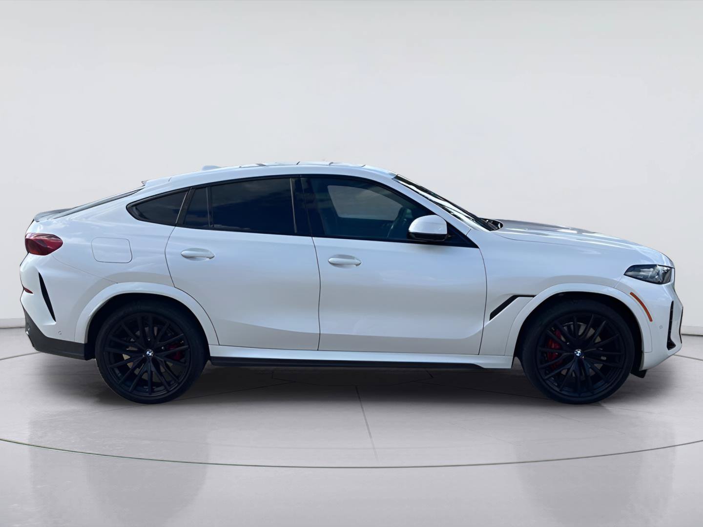 Used 2026 BMW X6 xDrive40i w/ Premium Package AWD/4WD image 5