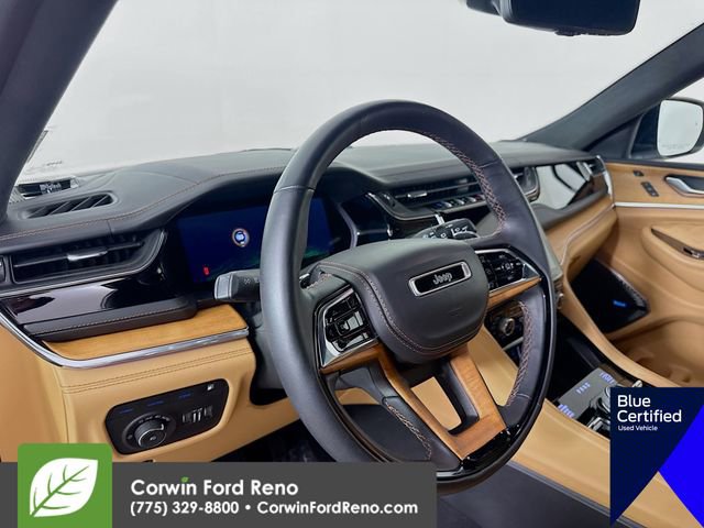 Used 2023 Jeep Grand Cherokee Summit AWD/4WD image 12