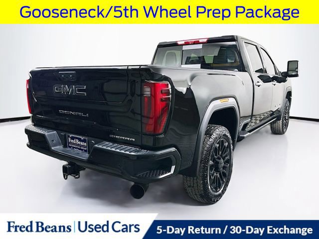 Used 2025 GMC Sierra 2500 Denali Ultimate image 5