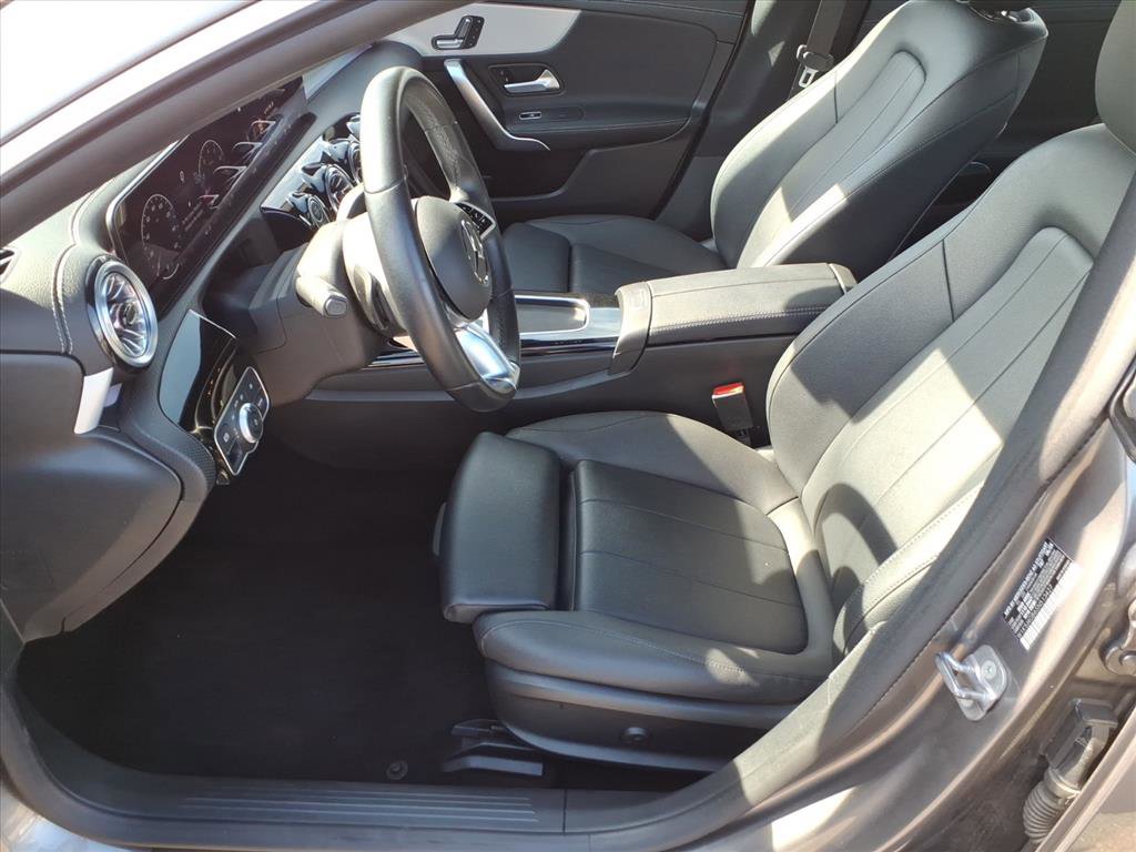 Used 2025 Mercedes-Benz CLA 250 image 4
