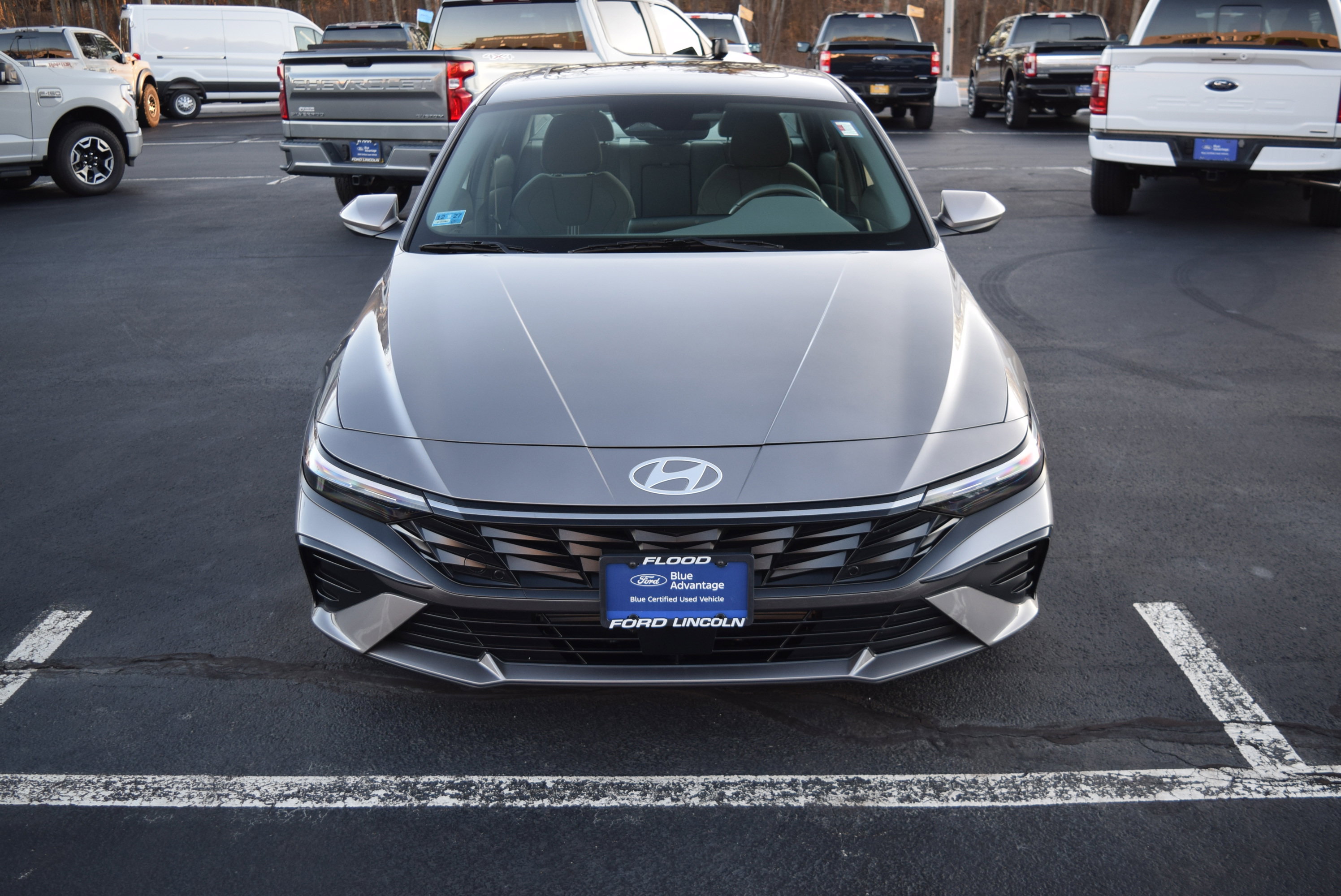 Used 2024 Hyundai Elantra SEL w/ Convenience Package image 2