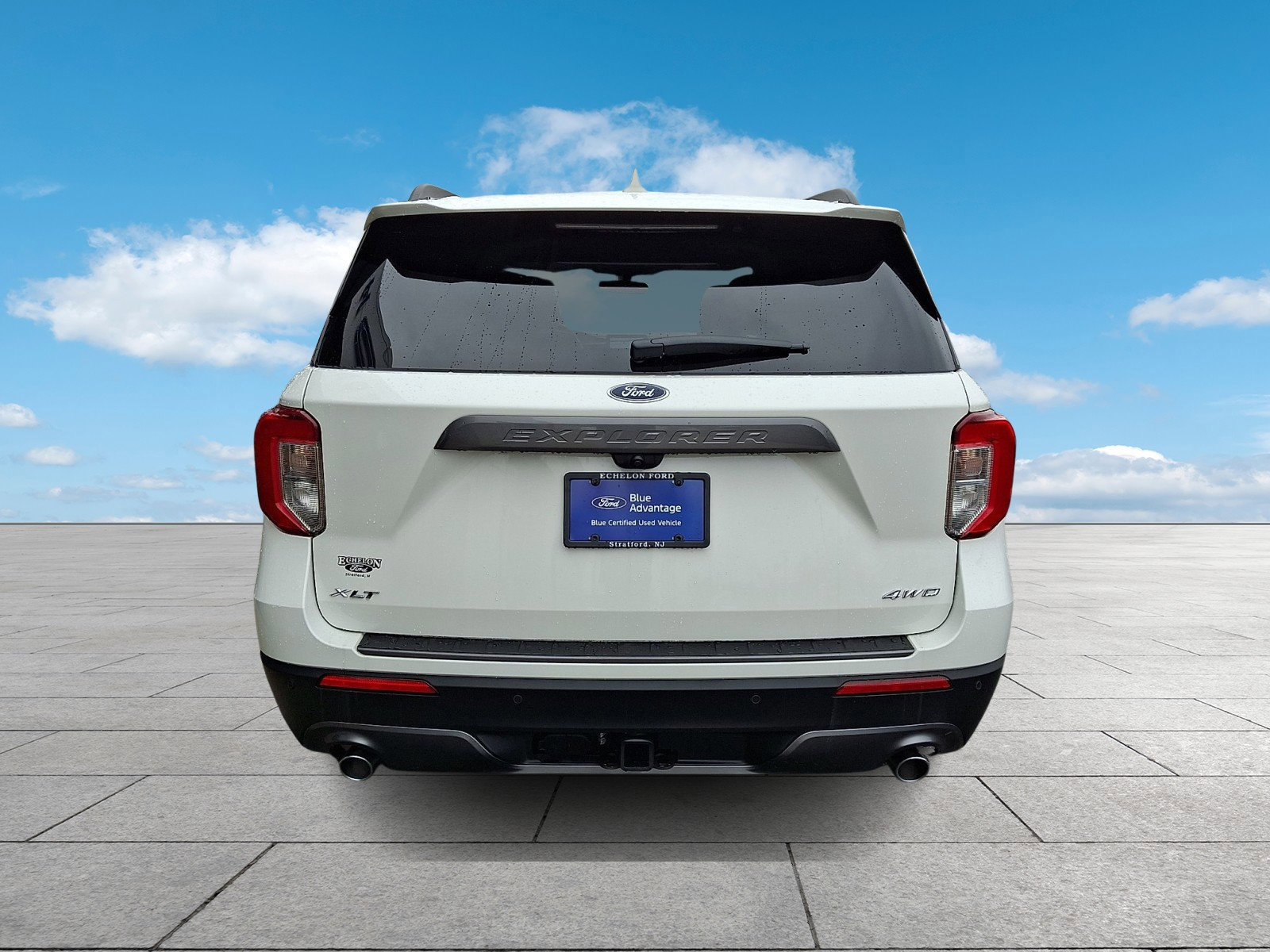 Certified 2023 Ford Explorer XLT w/ Equipment Group 202A image 3