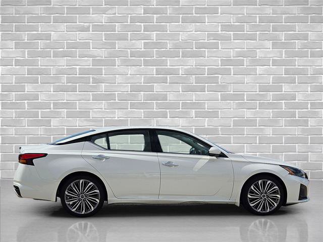 Used 2023 Nissan Altima 2.5 SL FWD image 4