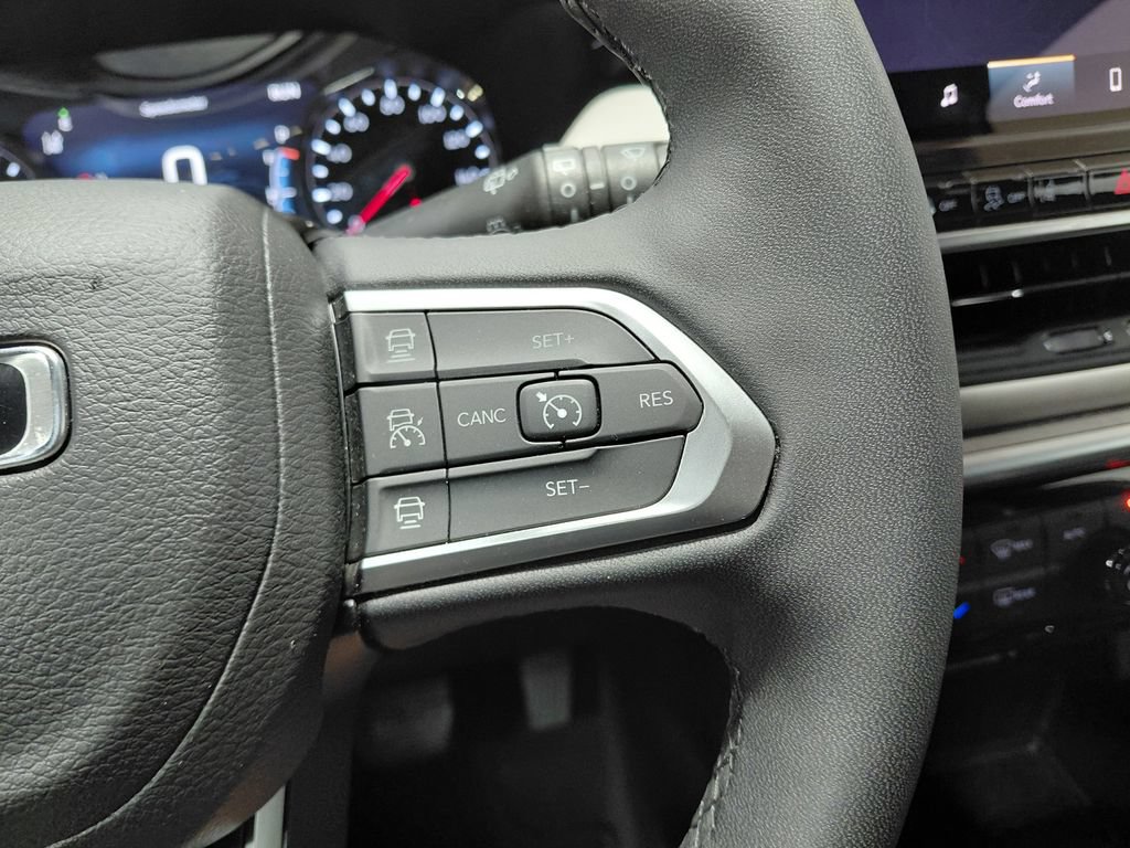 Used 2025 Jeep Compass Limited AWD/4WD image 35