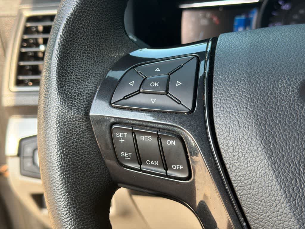 Certified 2018 Ford Explorer XLT w/ Equipment Group 202A FWD image 24
