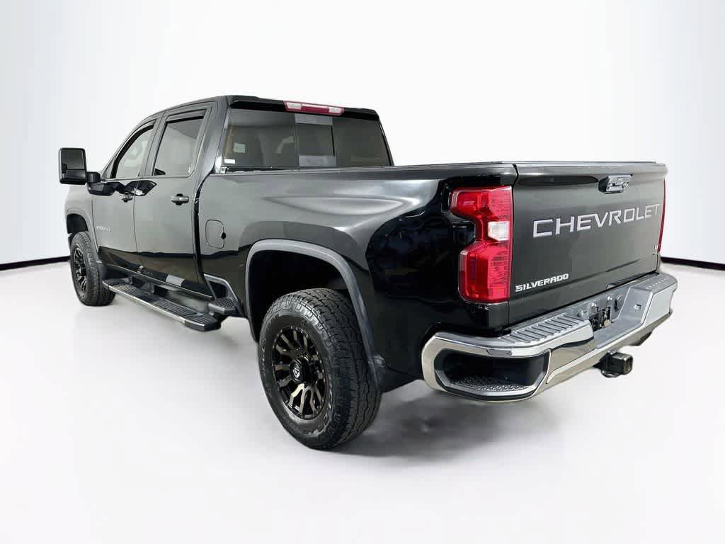 Used 2022 Chevrolet Silverado 2500 LT w/ Convenience Package AWD/4WD image 4