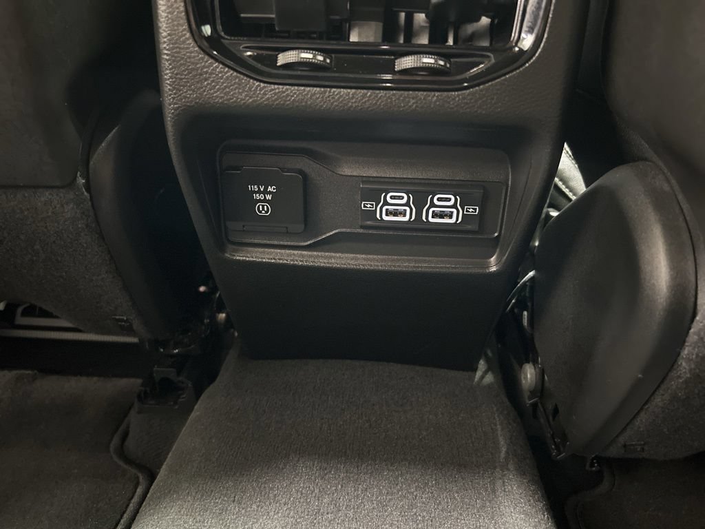 Used 2023 Jeep Grand Cherokee Altitude AWD/4WD image 27