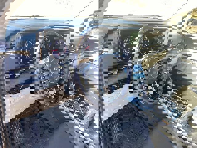 Used 2024 Kia Carnival EX image 21