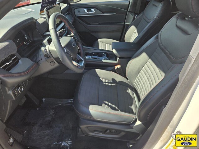 Certified 2025 Ford Explorer ST-Line w/ Premium Package RWD image 11