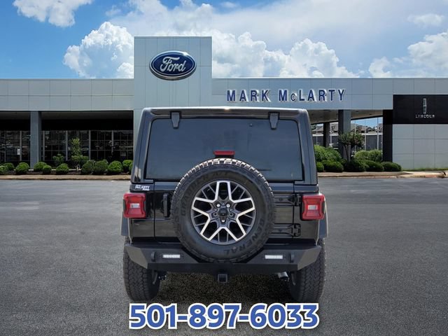Used 2024 Jeep Wrangler Unlimited Sahara AWD/4WD image 4