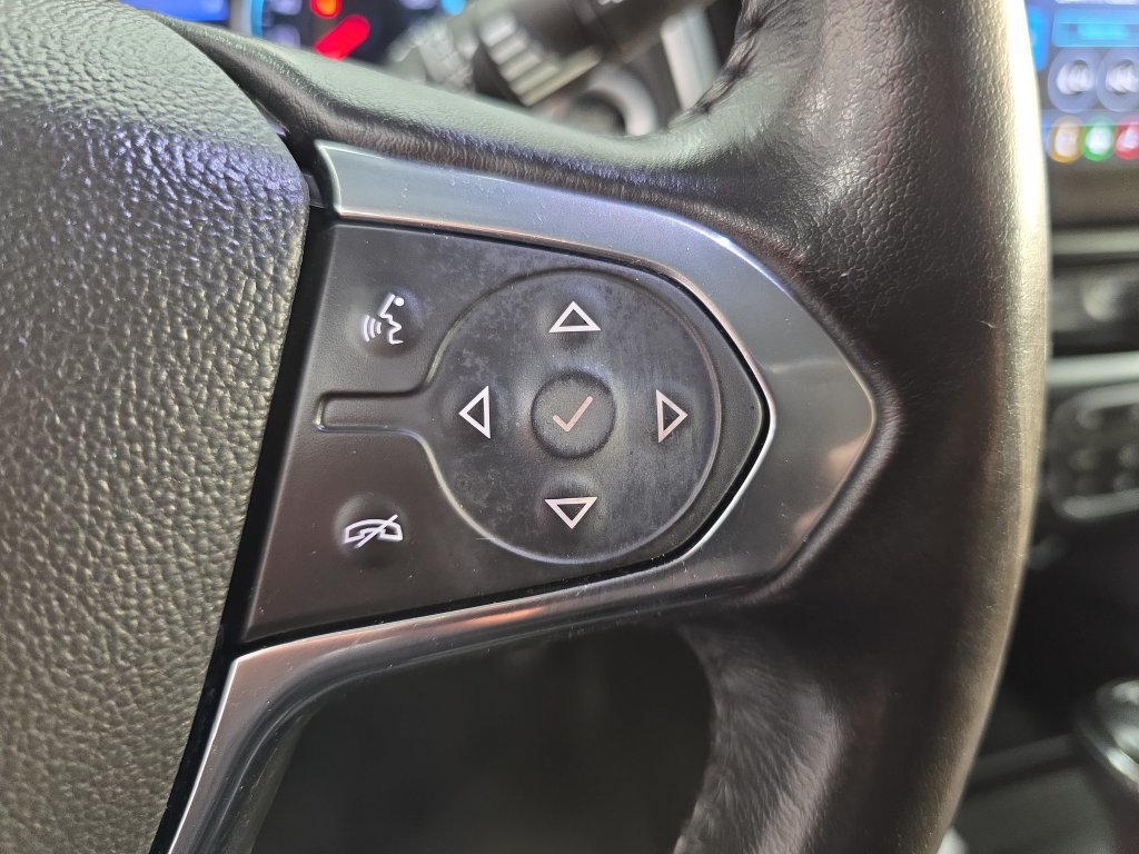 Used 2020 Chevrolet Traverse LT FWD image 16