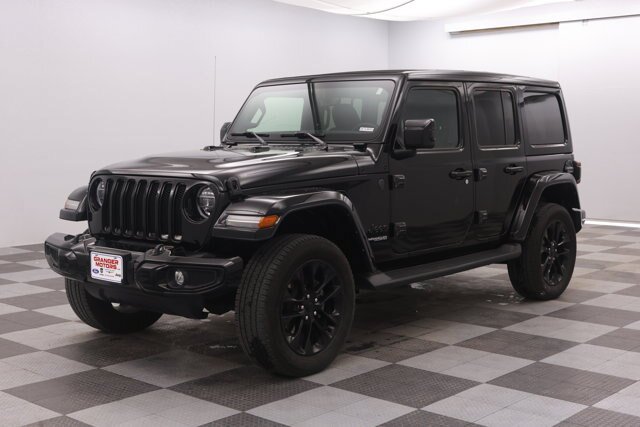 Used 2021 Jeep Wrangler Unlimited Sahara AWD/4WD image 6