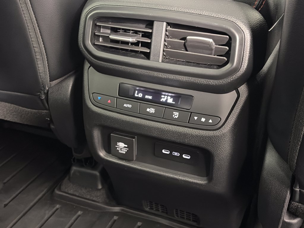 Used 2025 Honda Pilot TrailSport image 30