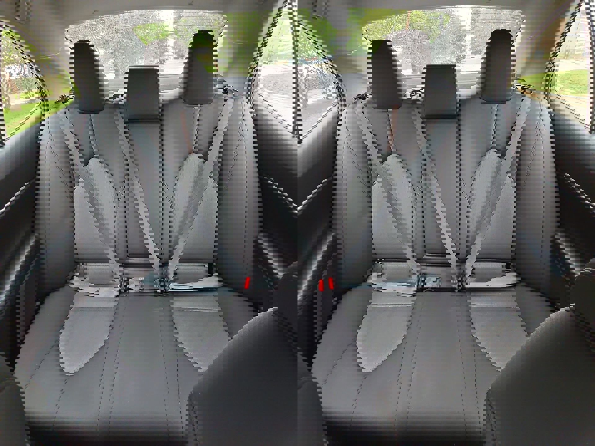 Used 2020 Toyota Camry LE image 20