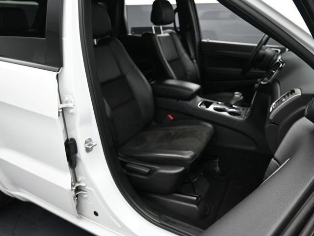 Used 2020 Jeep Grand Cherokee Altitude image 27