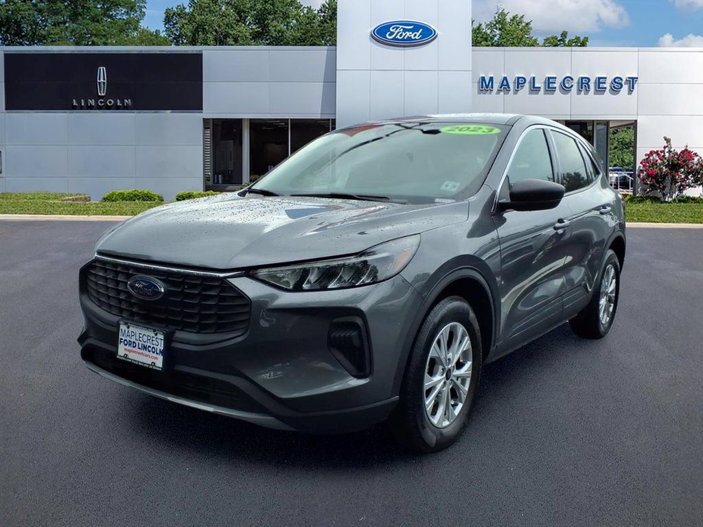 Certified 2023 Ford Escape Active AWD/4WD image 2