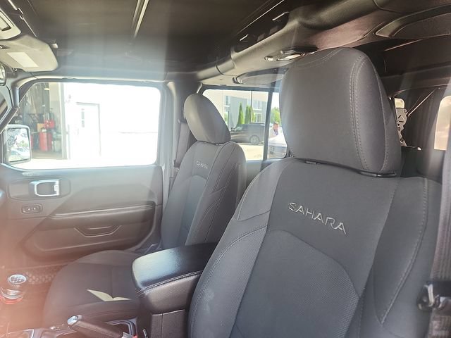 Used 2018 Jeep Wrangler Unlimited Sahara w/ Cold Weather Group AWD/4WD image 21