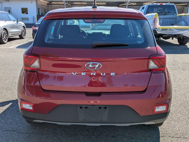 Used 2024 Hyundai Venue SE image 4