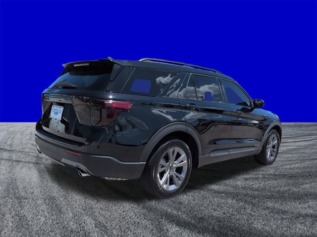 Certified 2022 Ford Explorer XLT w/ Equipment Group 202A image 4