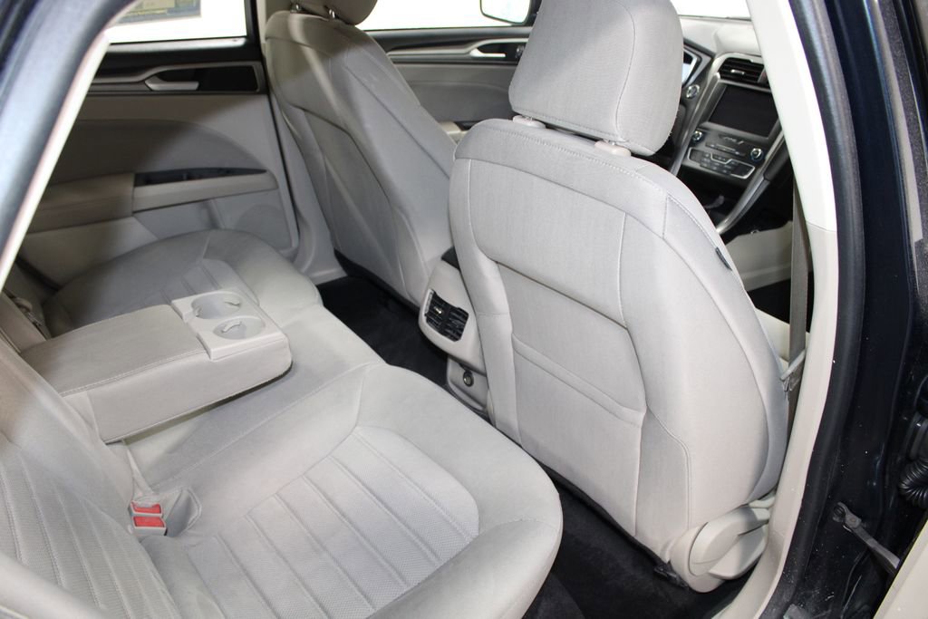 Certified 2020 Ford Fusion SE FWD image 29