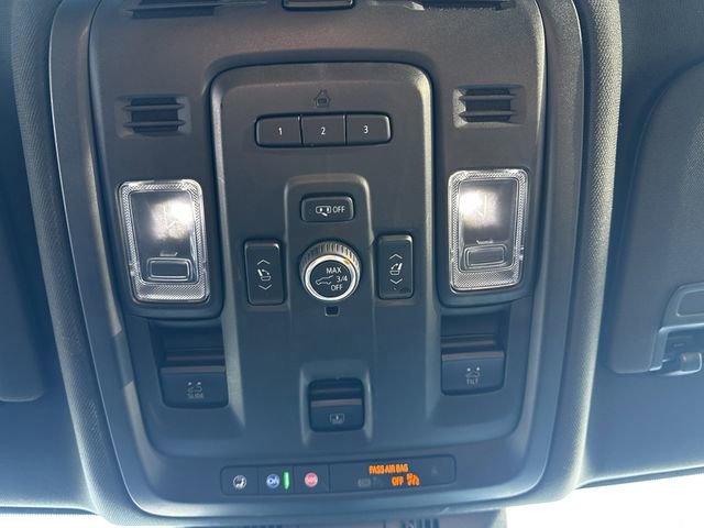 Used 2022 Cadillac Escalade Premium Luxury image 28