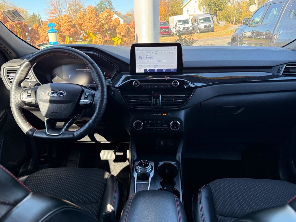 Certified 2025 Ford Escape ST-Line Select AWD/4WD image 15