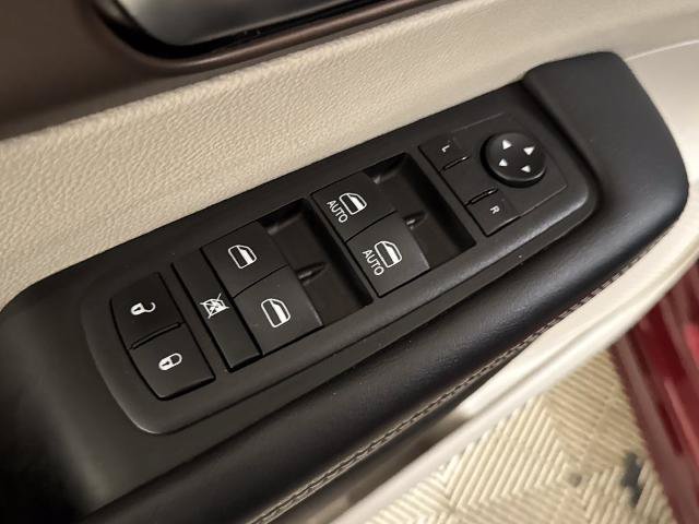 Used 2023 Chrysler Voyager LX FWD image 16