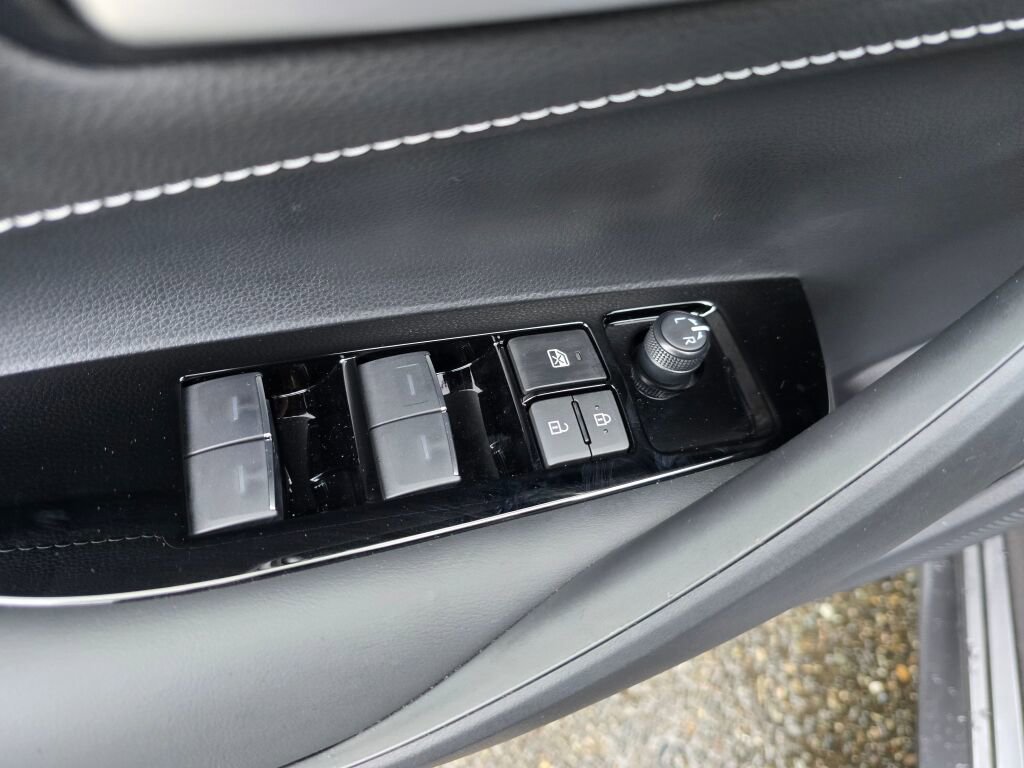 Used 2026 Toyota Corolla SE FWD image 17