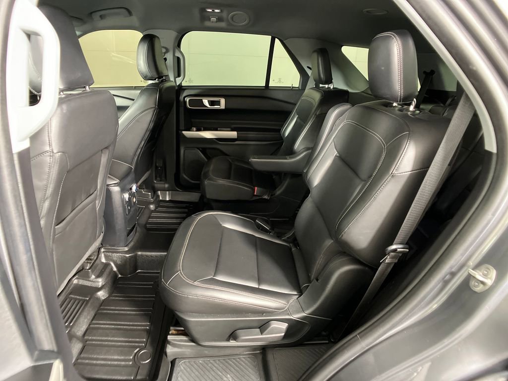 Certified 2021 Ford Explorer XLT w/ Equipment Group 202A image 30