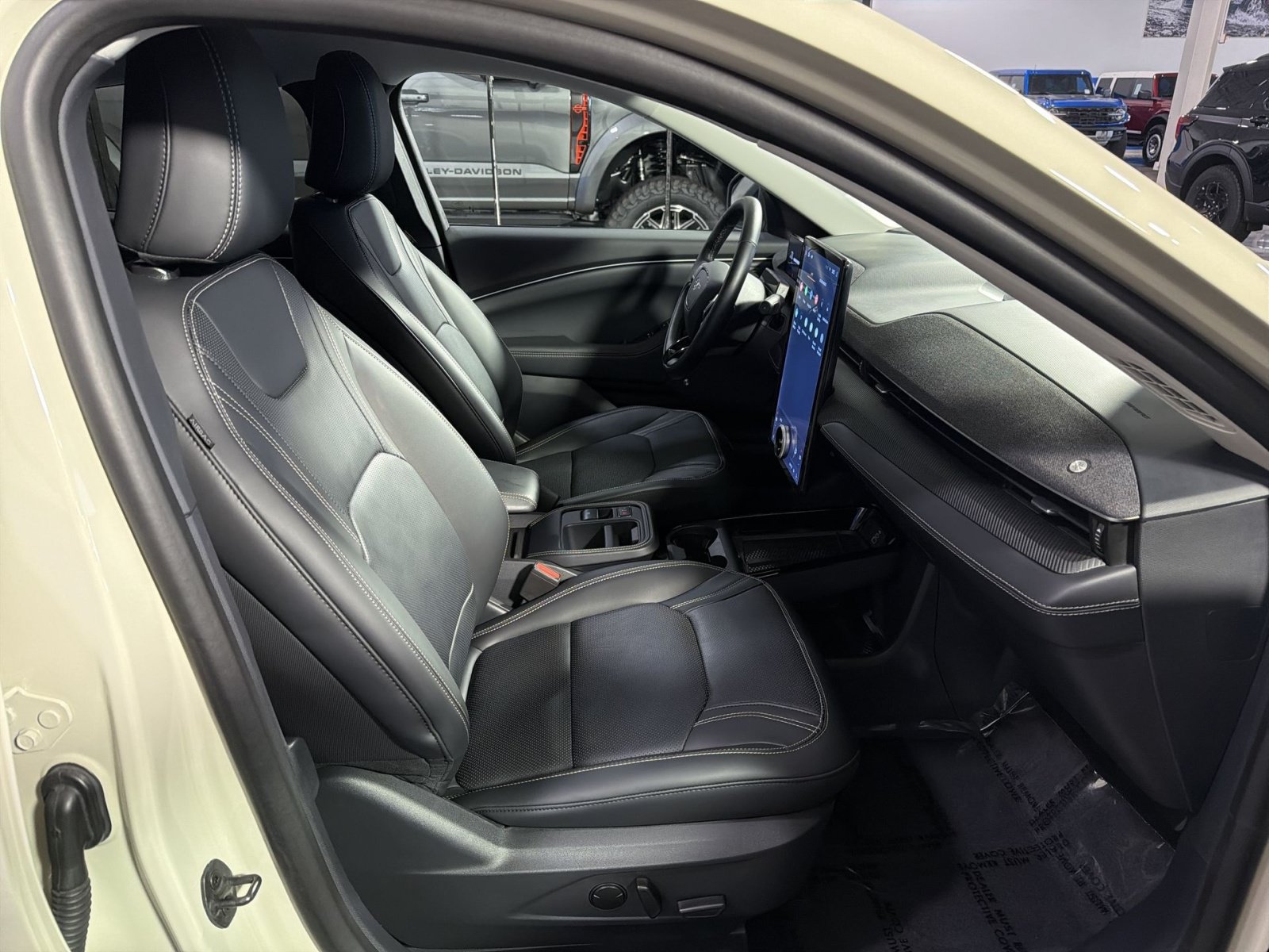 Certified 2025 Ford Mustang Mach-E Premium AWD/4WD image 24