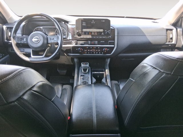 Used 2023 Nissan Pathfinder SL w/ Black Appearance Package AWD/4WD image 10