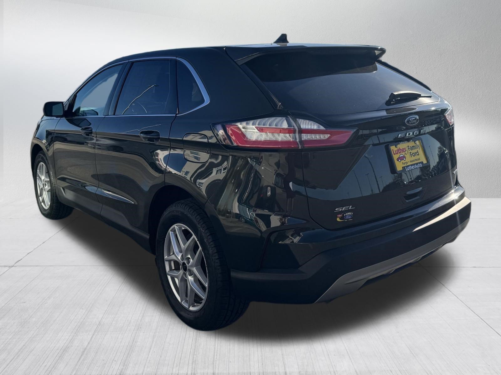 Certified 2023 Ford Edge SEL w/ Convenience Package AWD/4WD image 5