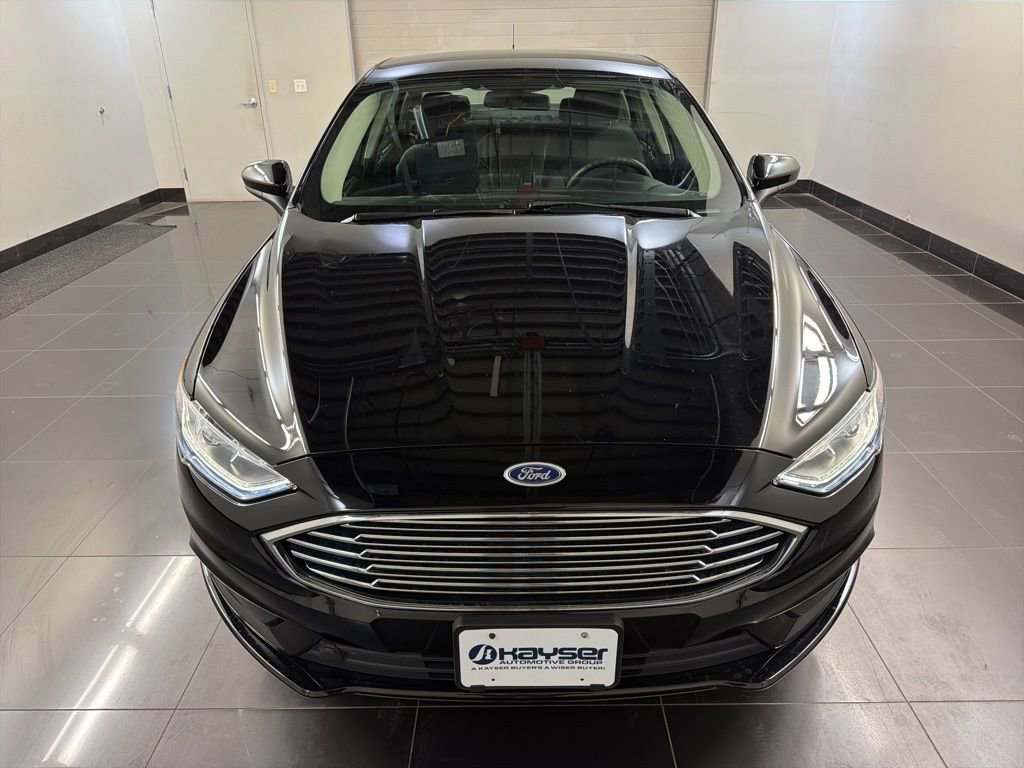 Certified 2017 Ford Fusion SE w/ Fusion SE Technology Package FWD image 2