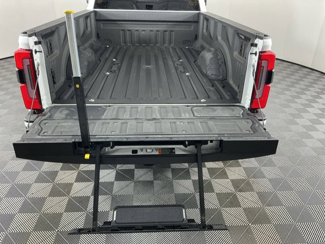 Certified 2026 Ford F450 Platinum w/ Platinum Plus Package AWD/4WD image 8