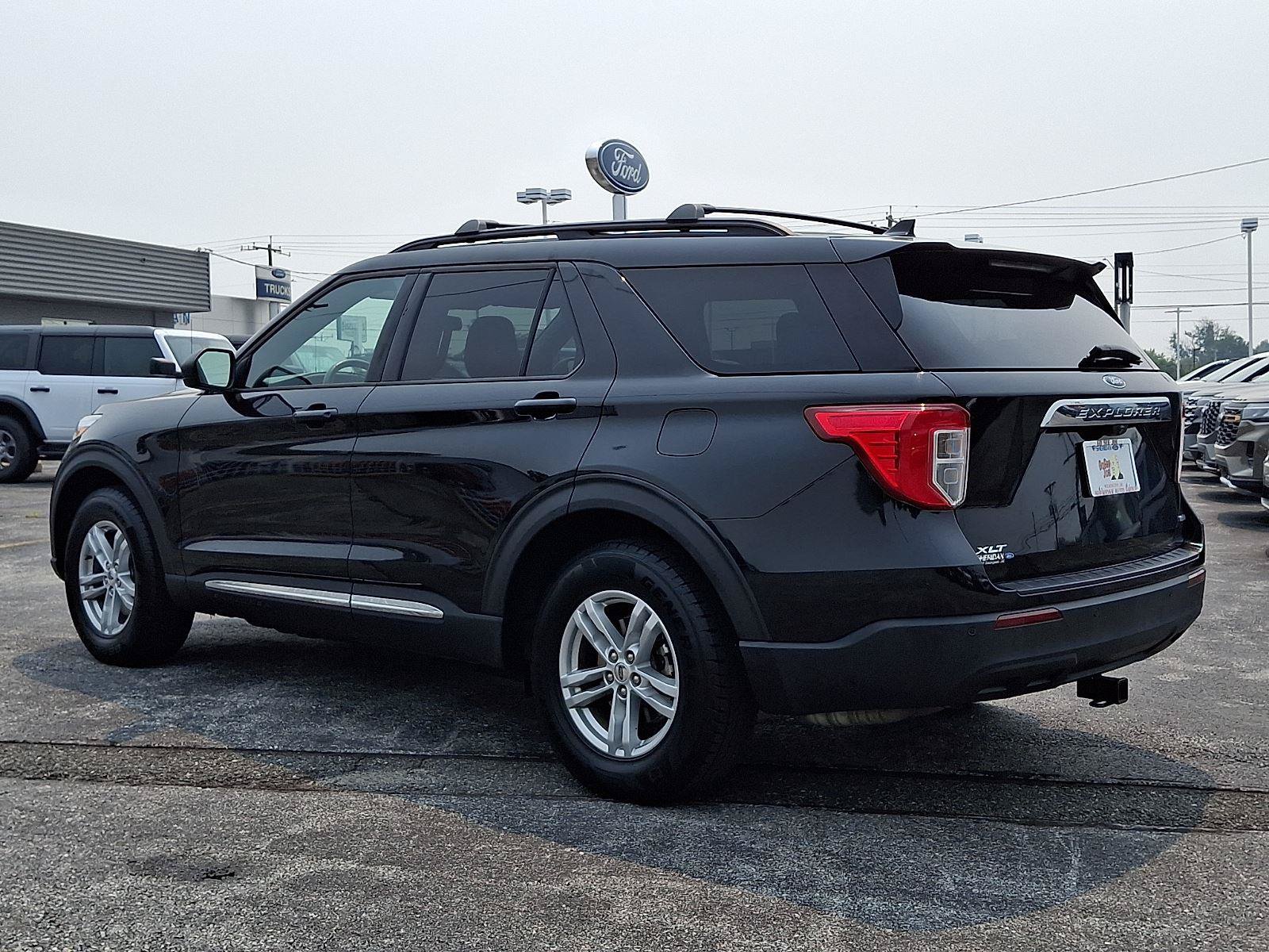 Certified 2020 Ford Explorer XLT w/ Comfort Package AWD/4WD image 4