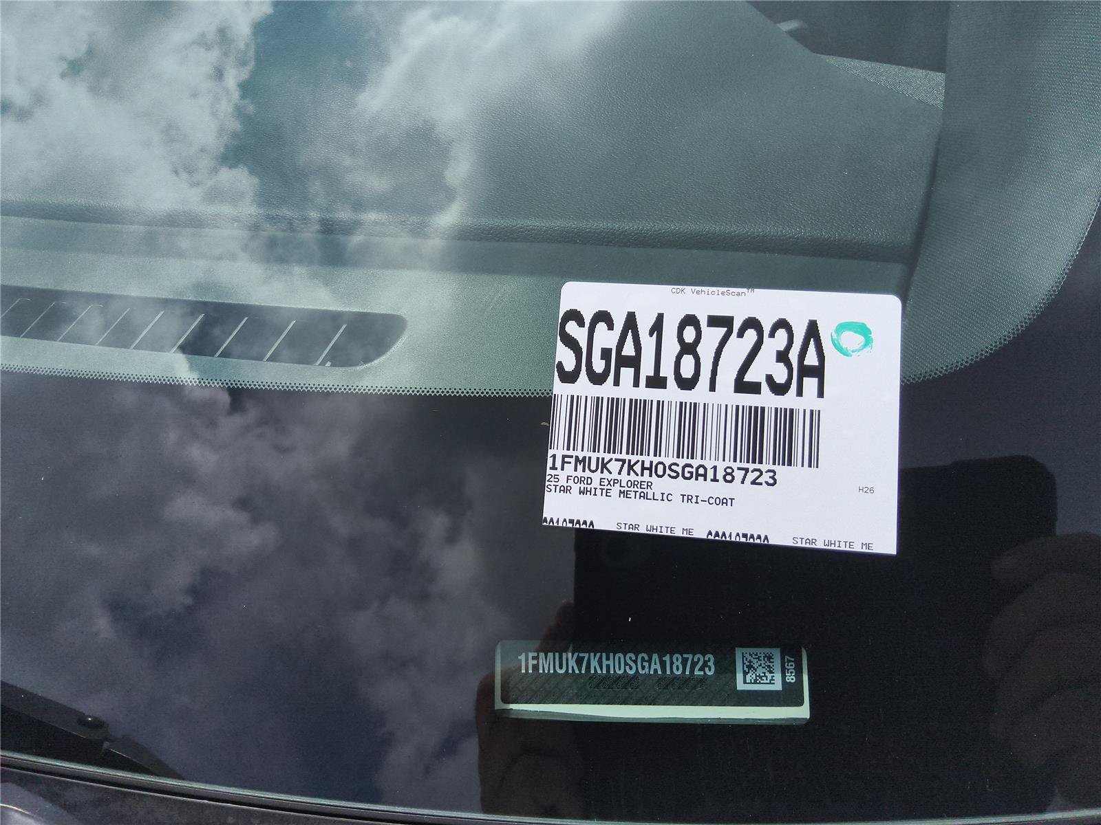 Certified 2025 Ford Explorer ST-Line w/ Premium Package RWD image 10