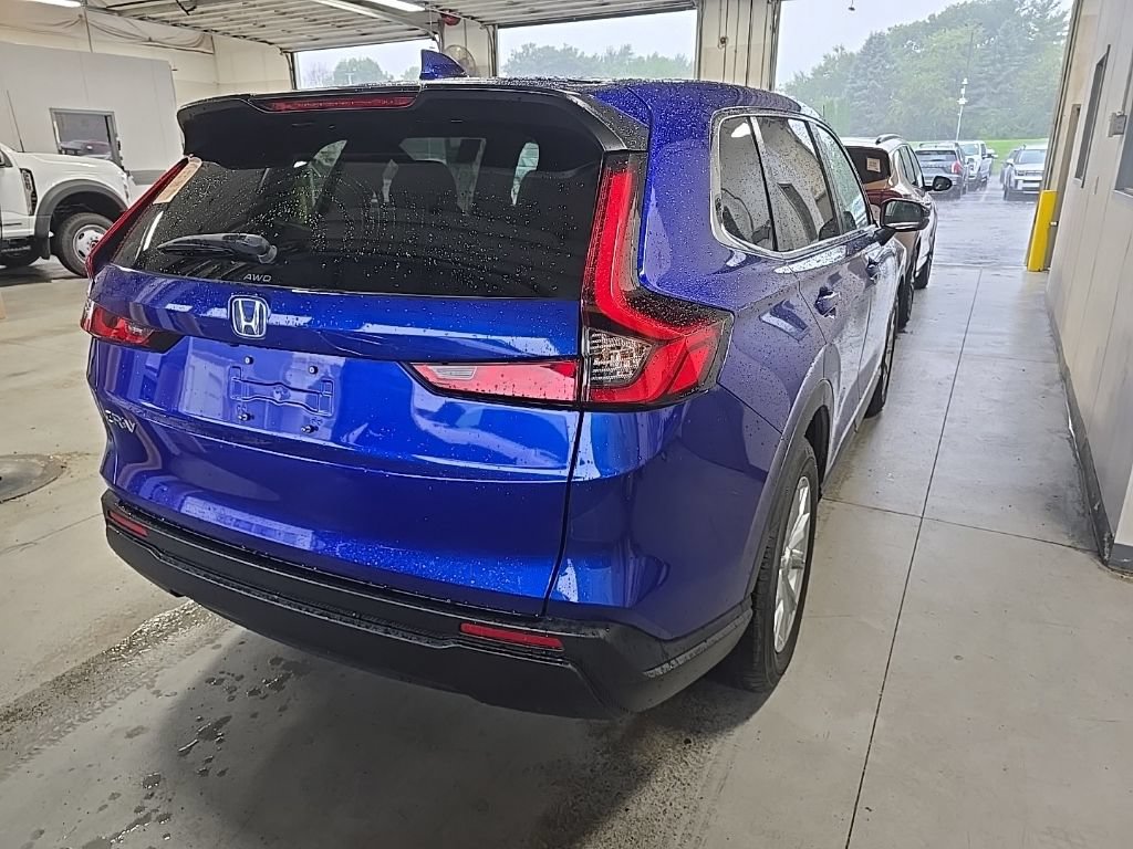 Used 2025 Honda CR-V EX image 4