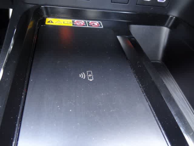 Used 2025 Toyota Camry SE w/ Convenience Package FWD image 31