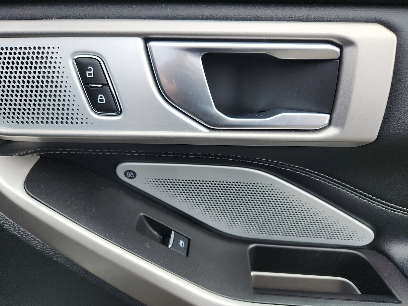 Certified 2023 Ford Explorer Limited w/ Limited Technology Package image 37