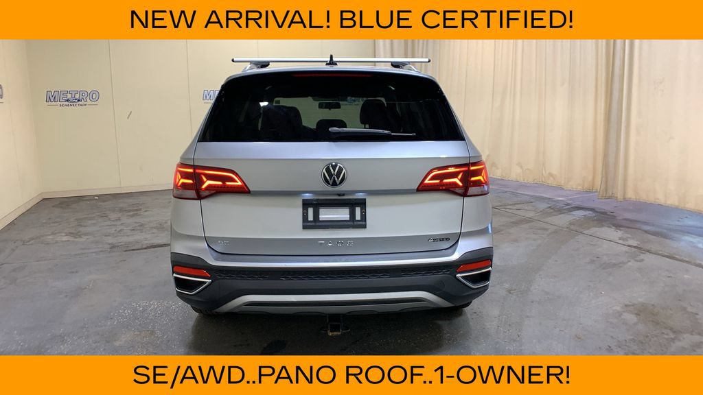 Used 2022 Volkswagen Taos SE w/ Panoramic Sunroof Package FWD image 4