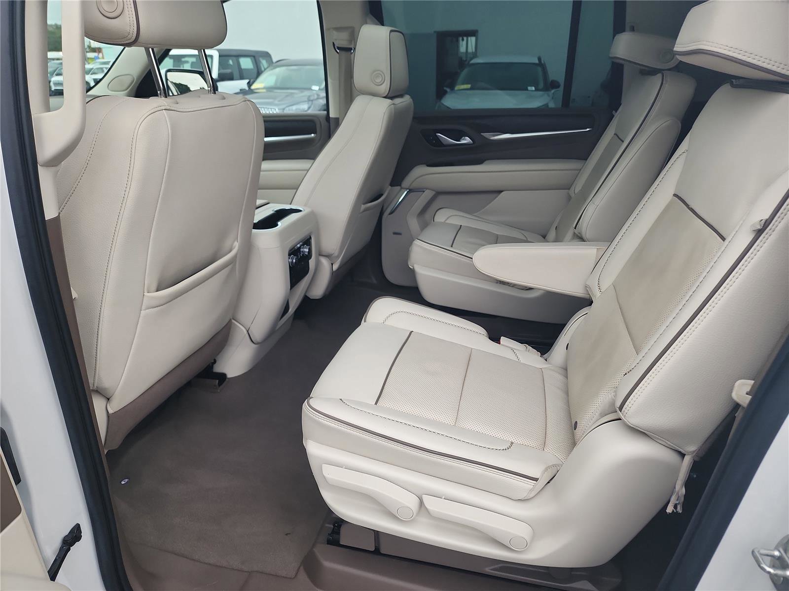 Used 2022 GMC Yukon XL Denali image 19